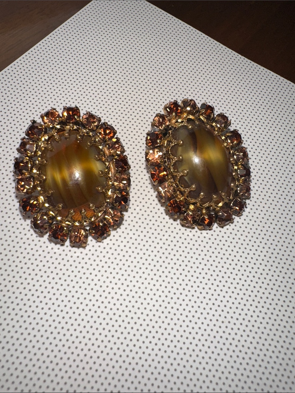 Vintage‎ Mid Century Gold-Tone Brown Oval Crystal Clip-On Earrings